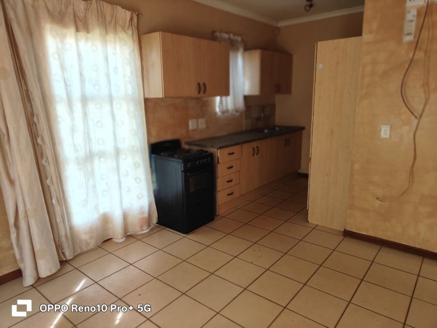 To Let 2 Bedroom Property for Rent in Promosa North West